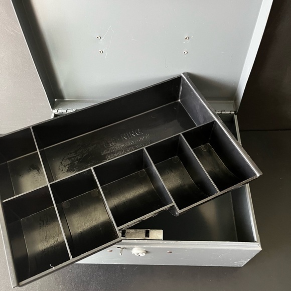 Metal Gray Cash Box with Coin Tray - Picture 5 of 6